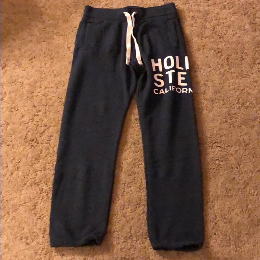 MEN’S HOLLISTER SWEATS